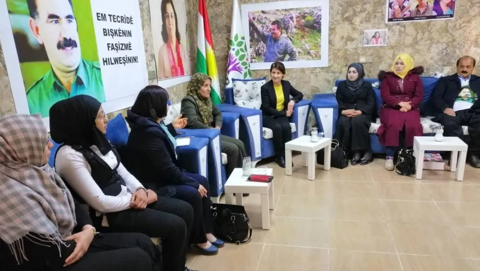 Şandeya Bakur û Rojhilatê Sûriyê serdana çalakgerên Hewlêrê kir
