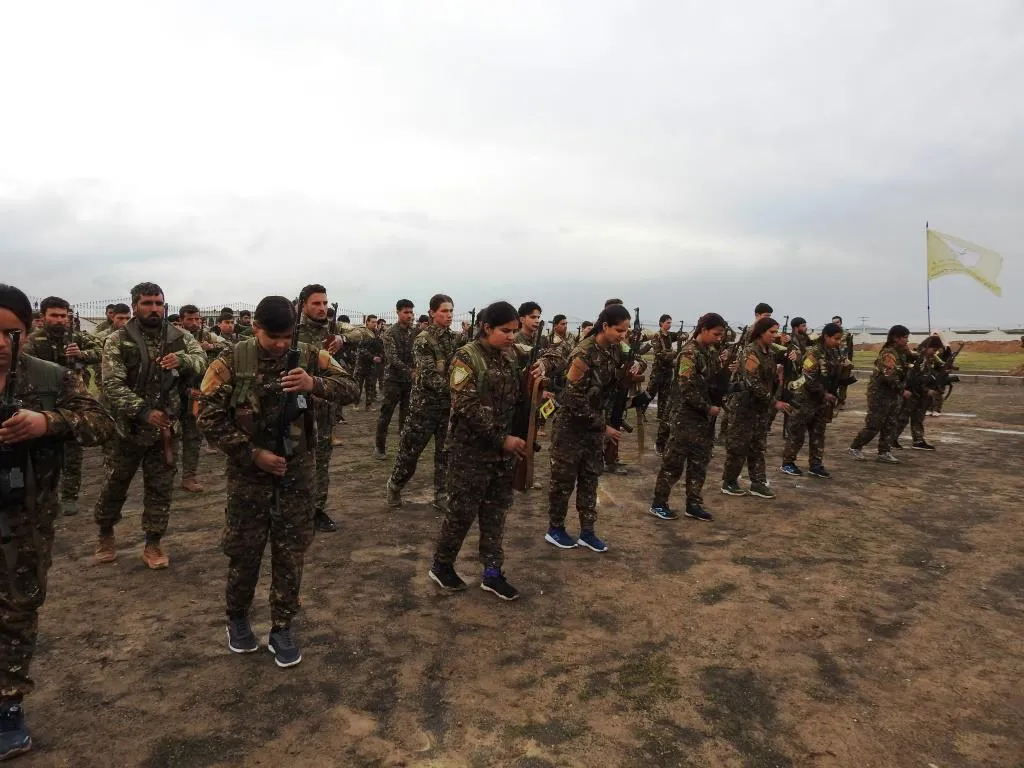 Li Reqayê şehîdek hat oxirkirin û nasnameyên 7 şehîdan hatin eşekerekirin