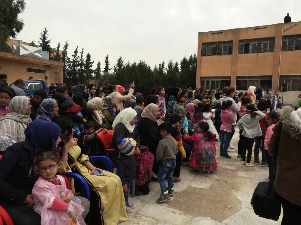 Li Girê Spî mîhrîcana zarokan