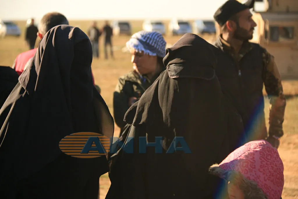 Beşê dawî yê sivîlan ji Baxozê hatin derxistin