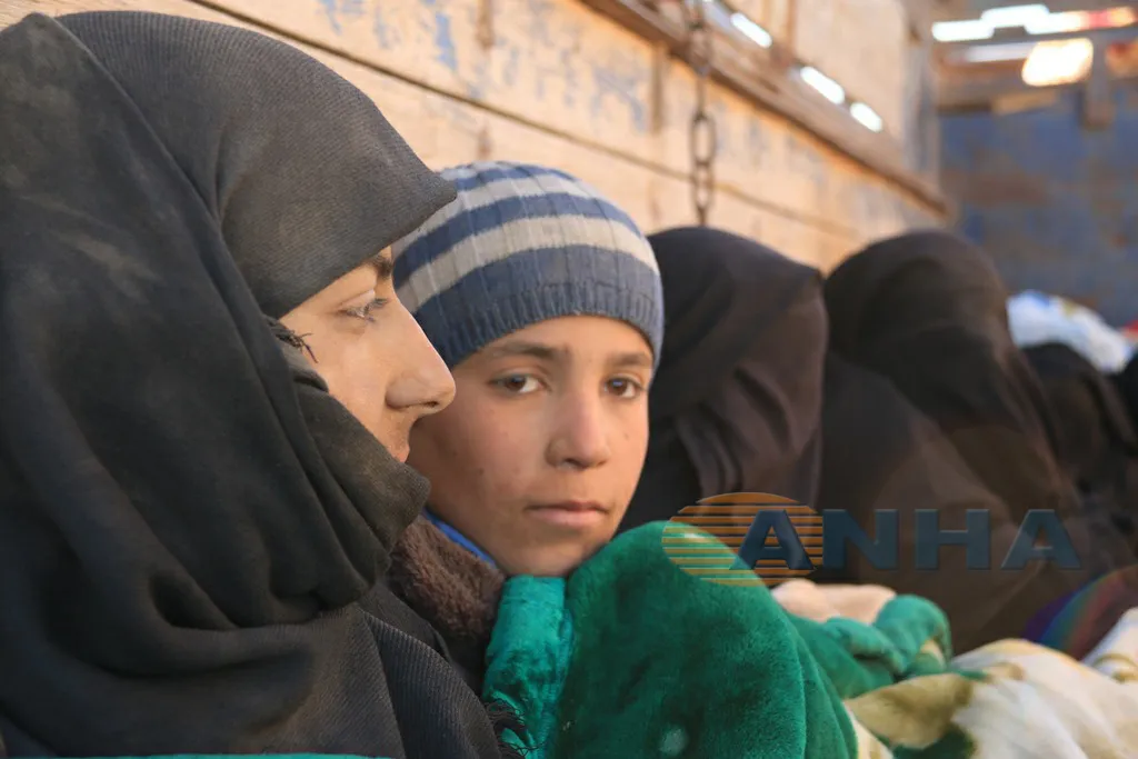Beşê dawî yê sivîlan ji Baxozê hatin derxistin