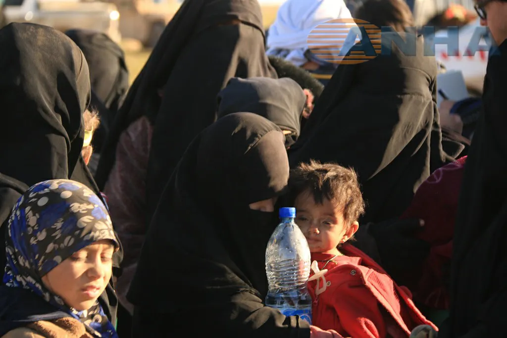Beşê dawî yê sivîlan ji Baxozê hatin derxistin