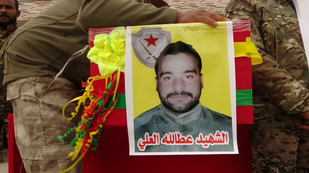 Cenazeyê şehîd Etallah Elî li Til Koçerê hate oxirkirin