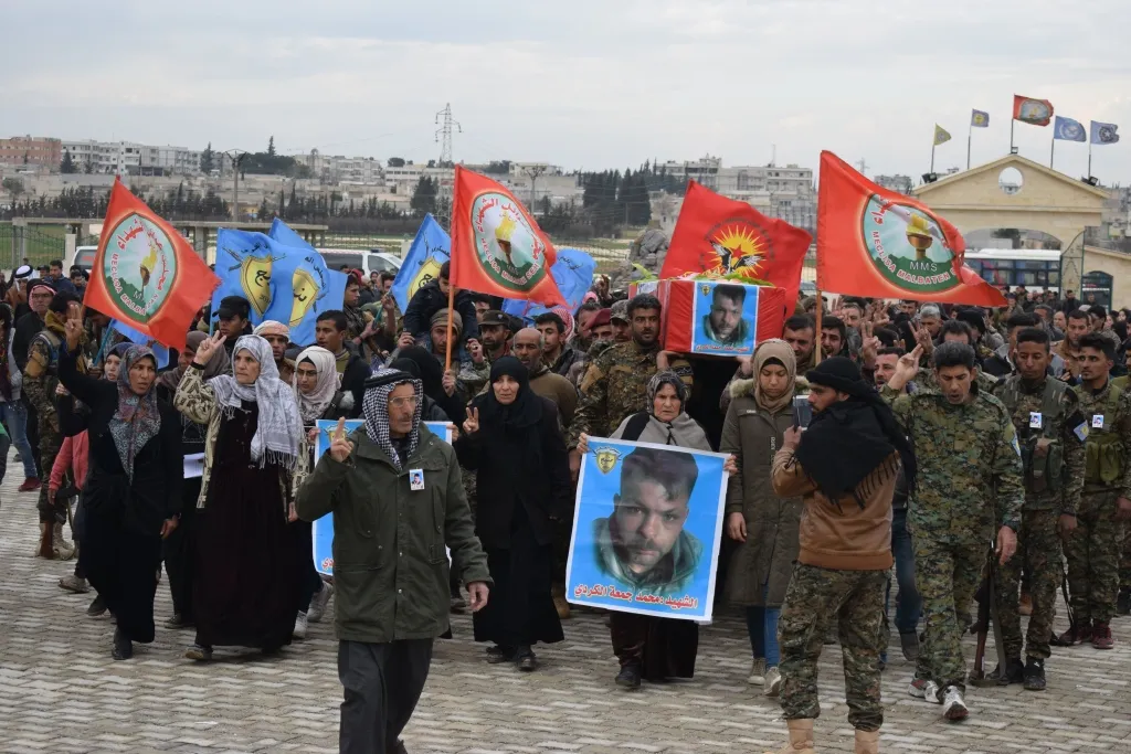 Cenazayê şehîd Mihemed El-Kurdî li Minbicê hate veşartin