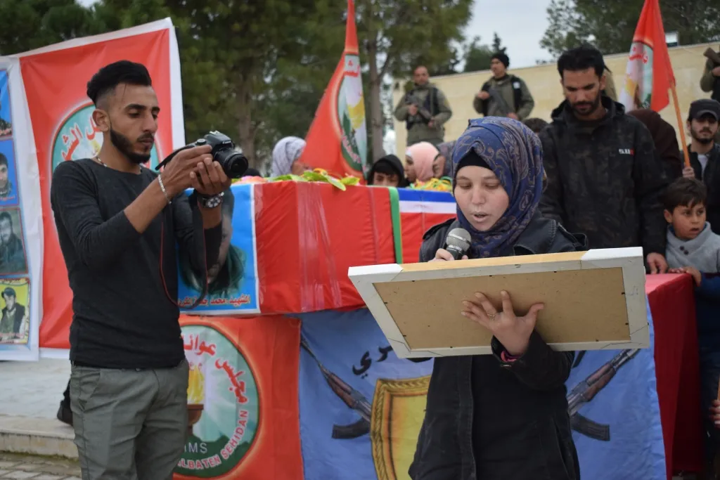 Cenazayê şehîd Mihemed El-Kurdî li Minbicê hate veşartin
