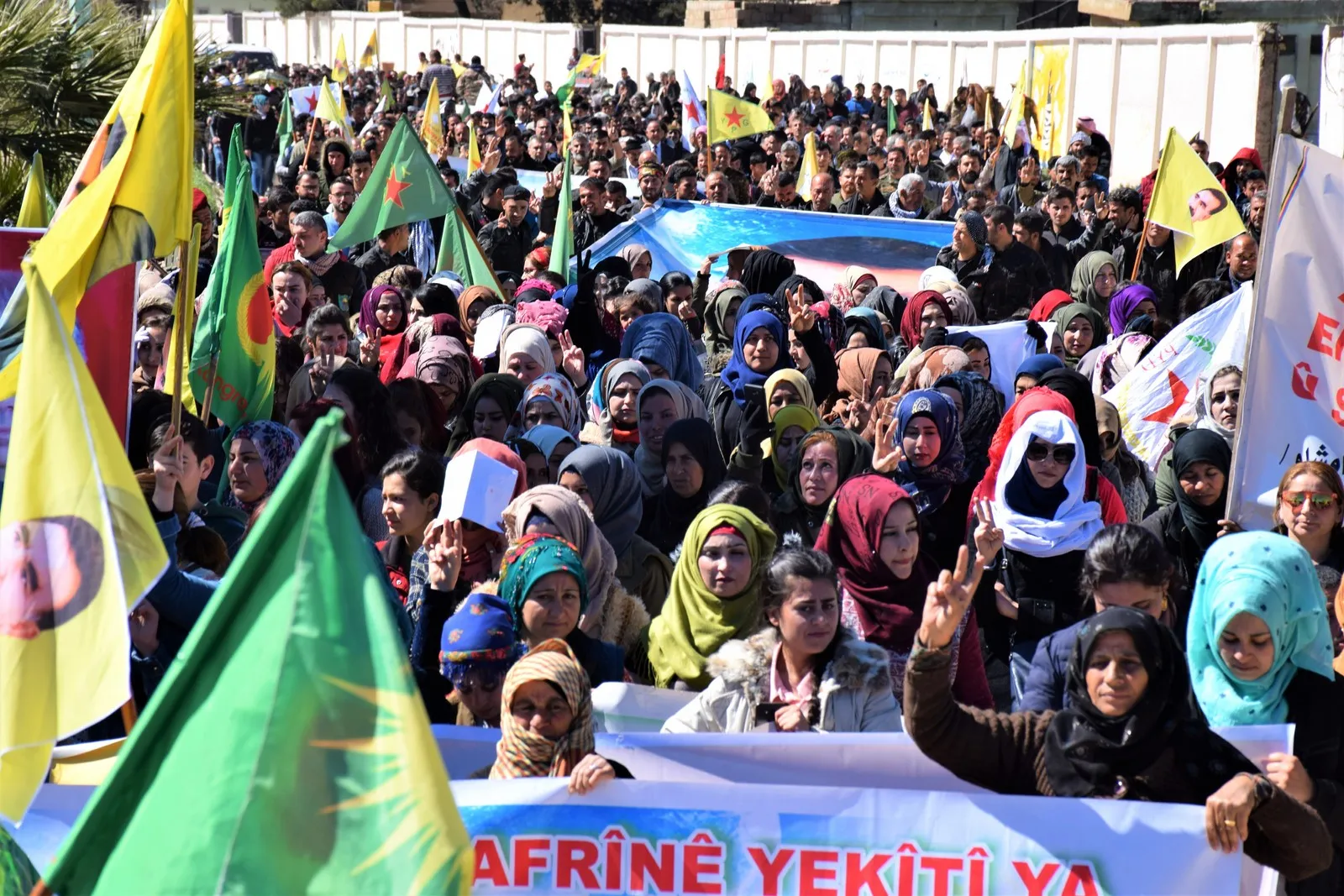 `Gelê ku li dijî terora cîhanî bi serket dê li Efrînê jî bi serkeve`