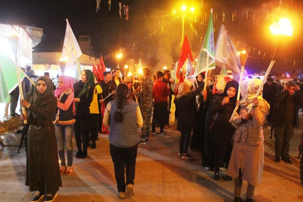 Ciwanên Tebqayê agirê Newrozê dadan