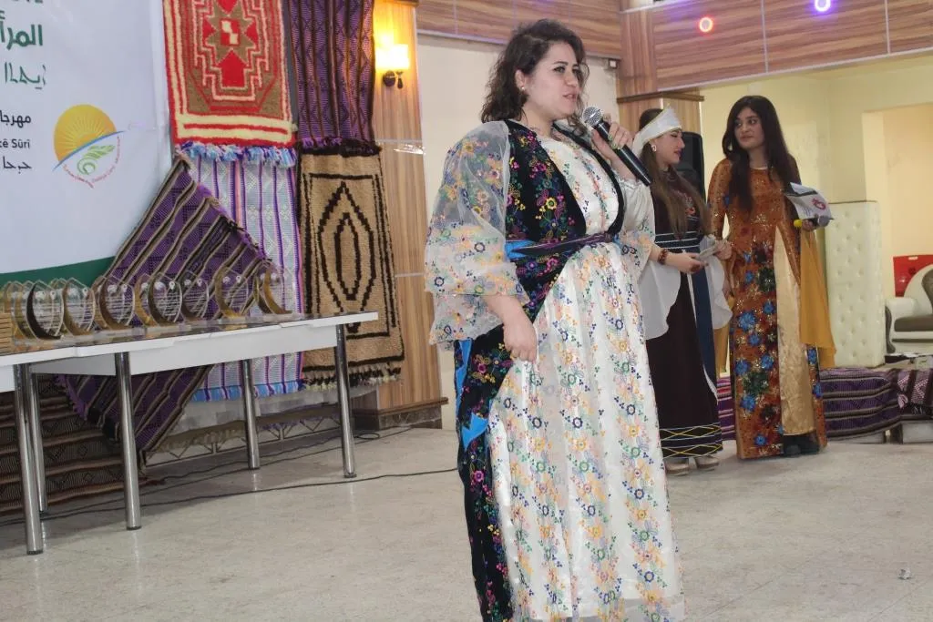 Mîhrîcana Wêje û Hunera Jinan bi dayîna xelatan dawî bû
