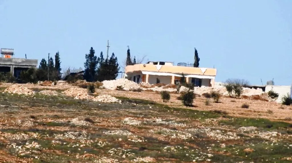 Bi dîmen - Artêşa Tirk a dagirker malên sivîlan dike baregehên leşkerî