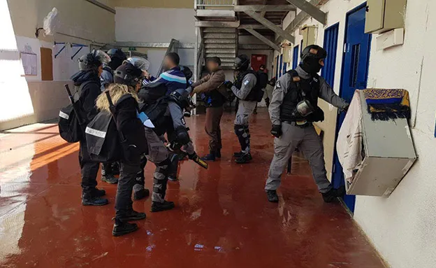Girtiyên Filistînê yên di zindanên Îsraîlê de greva birçîbûnê bi dawî kir