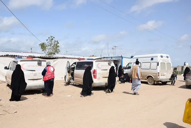 Nexweşxaneyek li kampa Holê tê vekirin