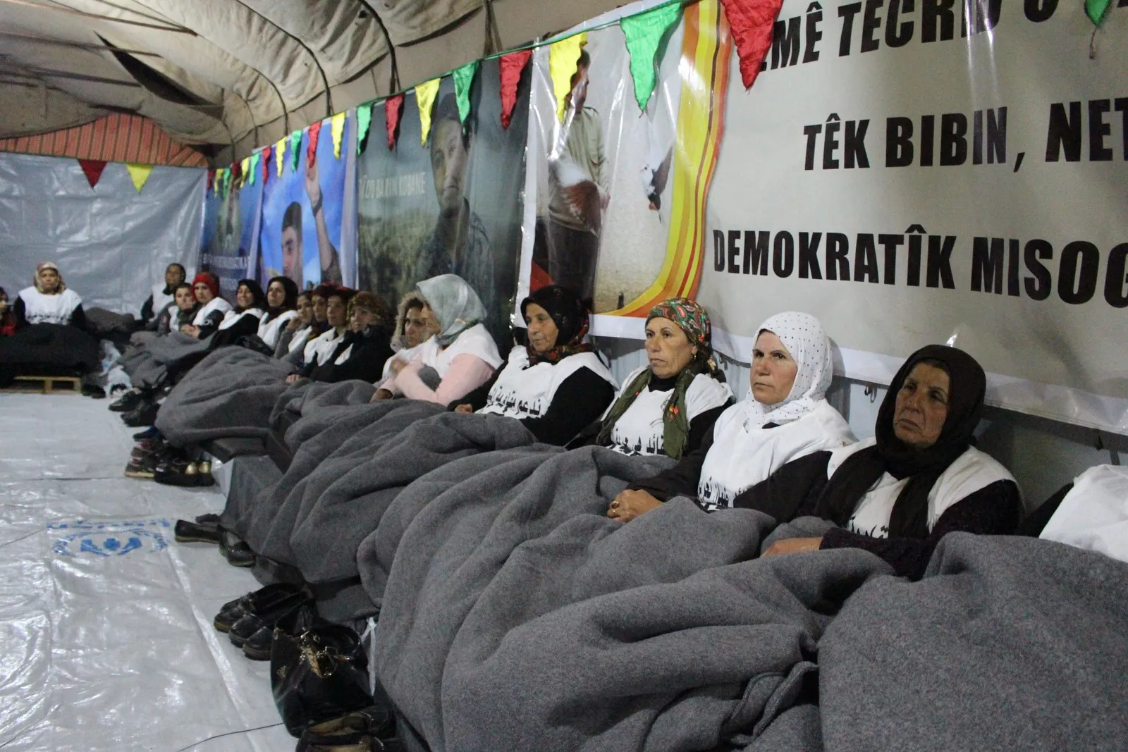 Jin di bin konê çalakiyê de çi dikin?