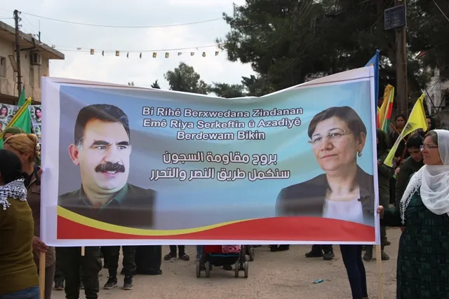 Jinên Tirbespiyê li dijî tecrîdê meşiyan