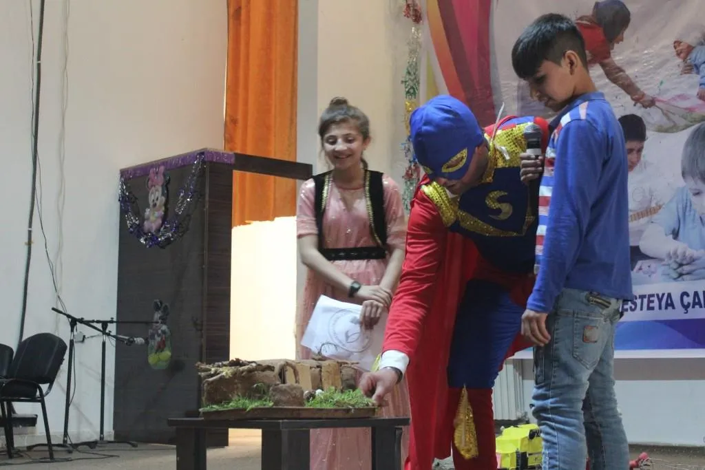Li Kobanê mîhrîcana zarokan