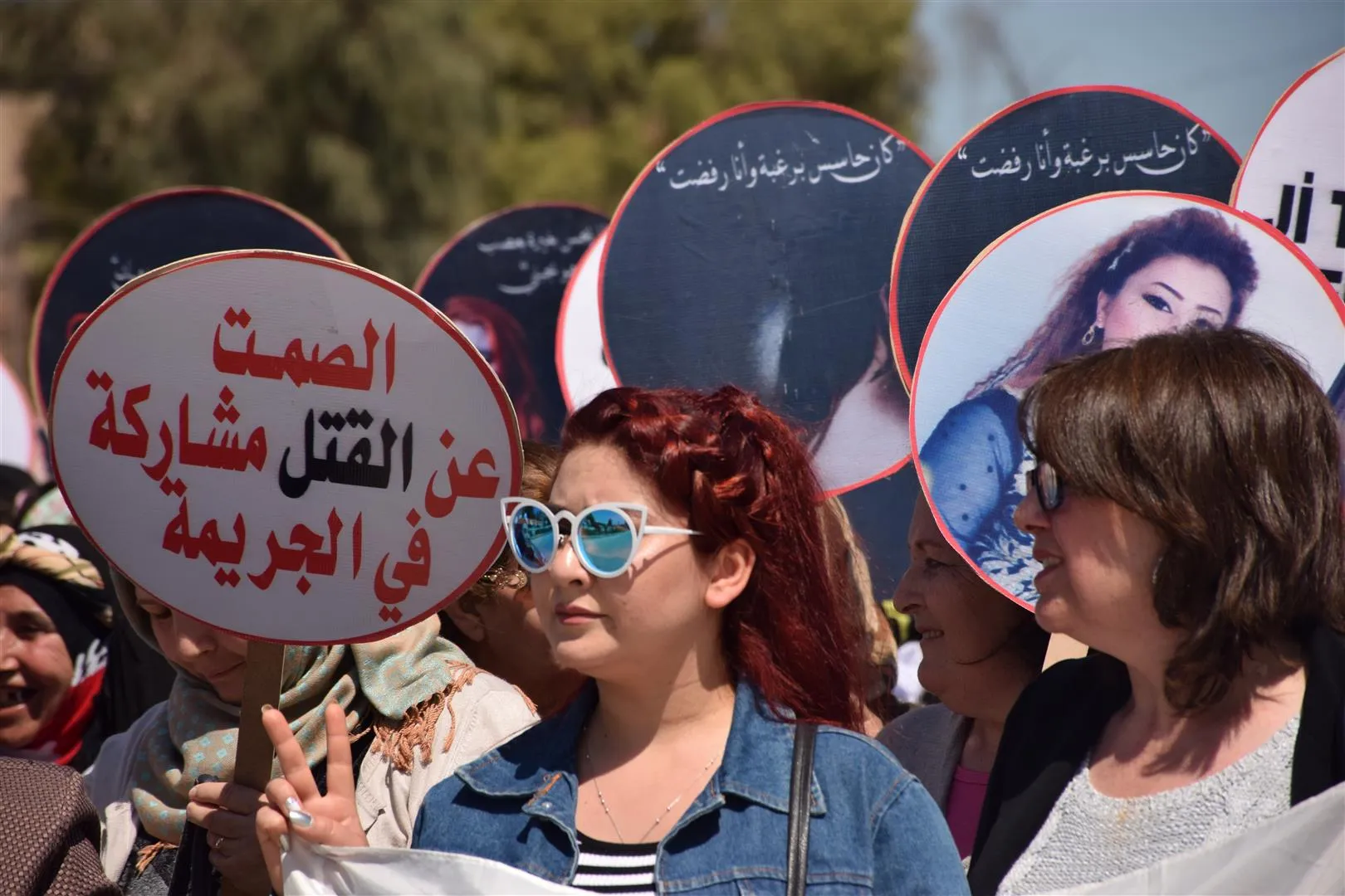 Tevgerên jinan li Hesekê xwepêşandanek li dar xist
