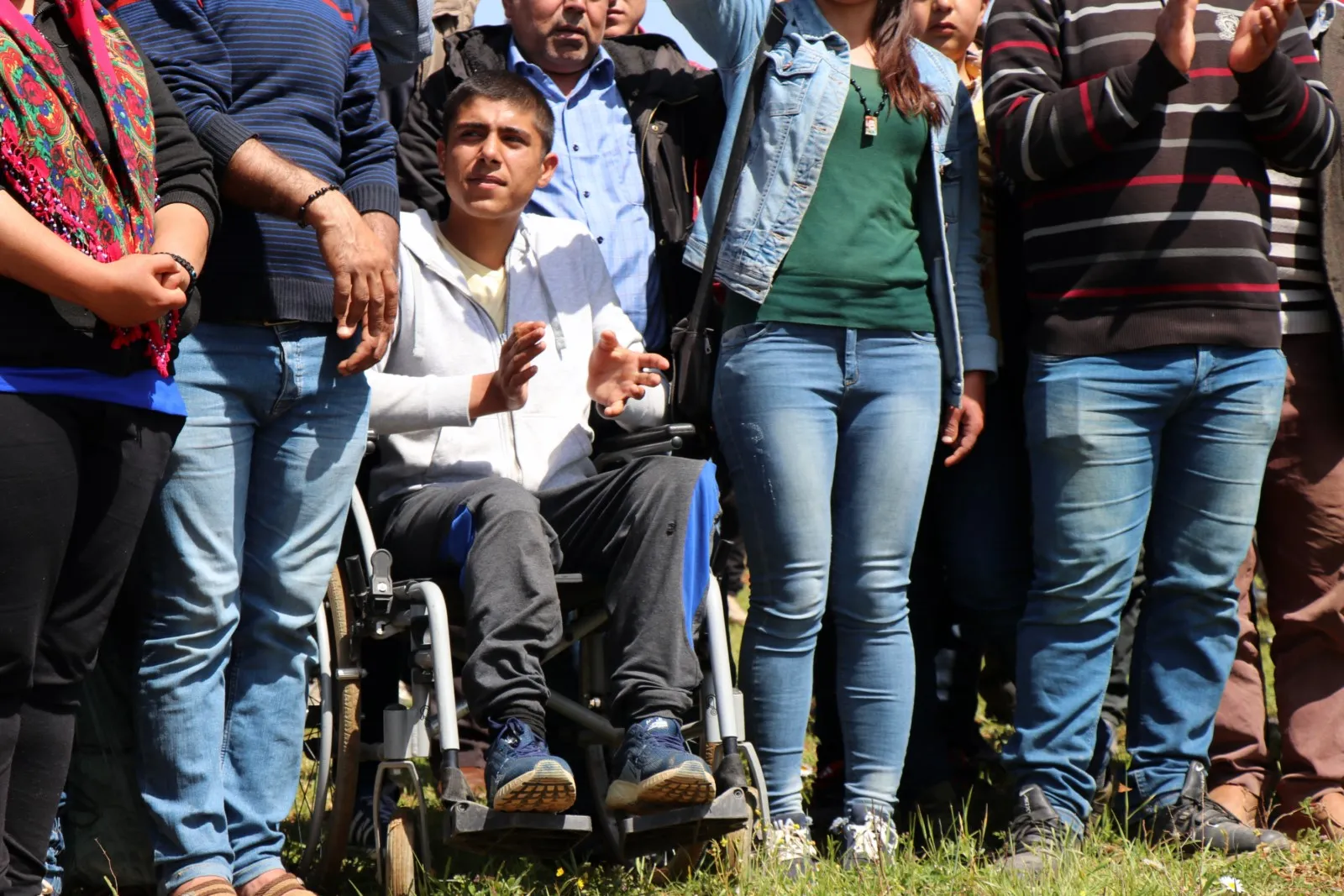 Şêniyên Efrînê bang li civaka navdewletî kir ku ji bêdengiya xwe derkeve
