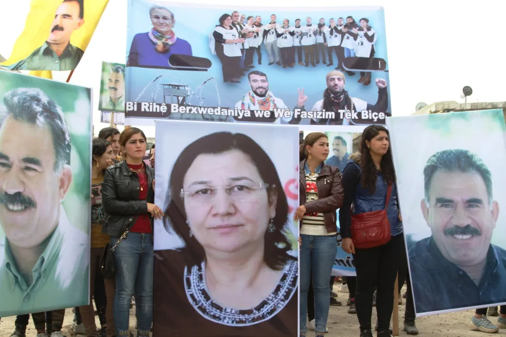 Xwendekarên Kurd û Ereb ji bo piştgiriya Leyla Guven meşiyan