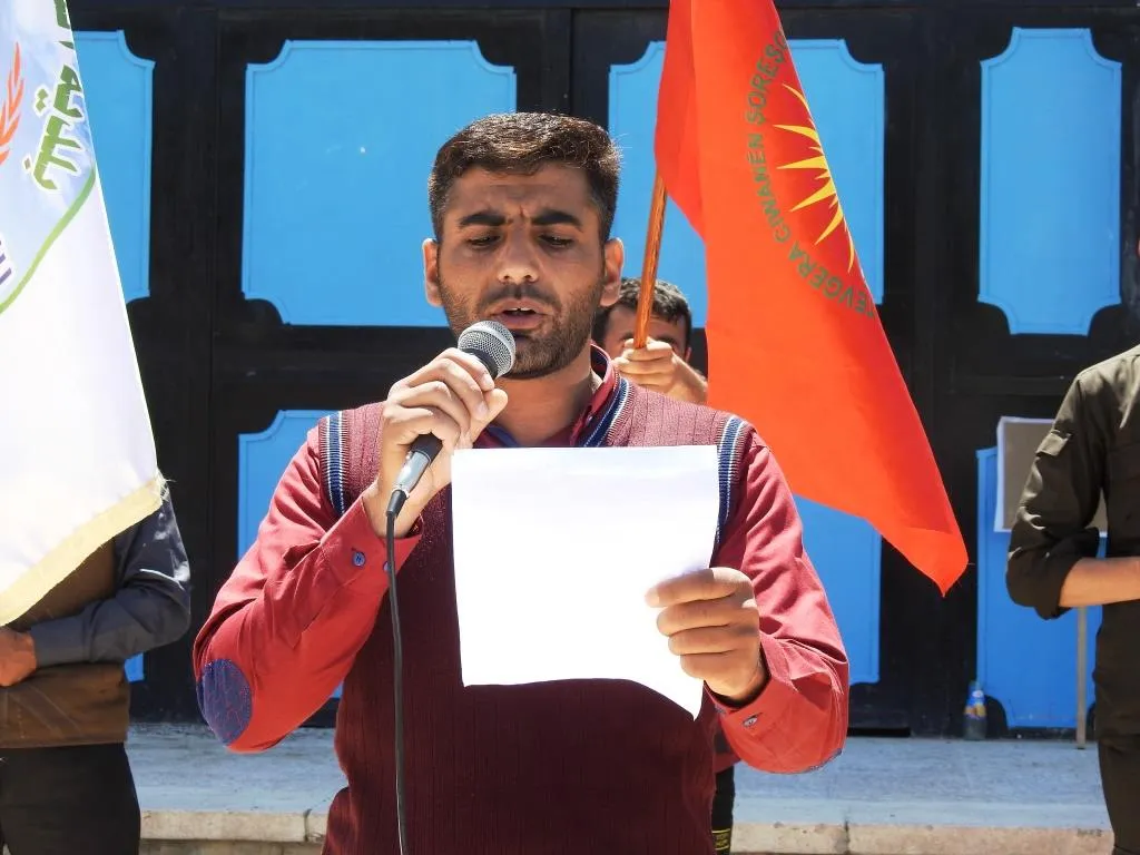 Şêniyên Keramê bi meşekê lêkirina dîwarê li Efrînê şermezar kir