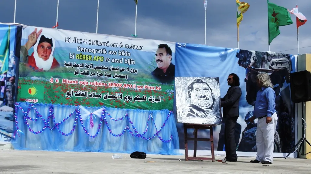 Gelên Bakur û Rojhilatê Sûriyê rojbûna Ocalan pîroz kirin