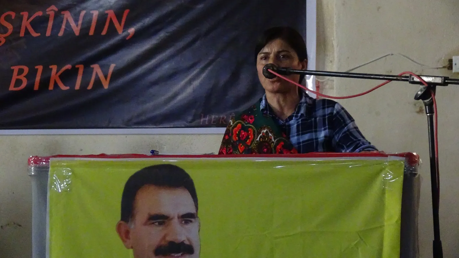 Ciwanan lêkirina dîwaran şermezar kirin û soza rizgarkirina Efrînê dan