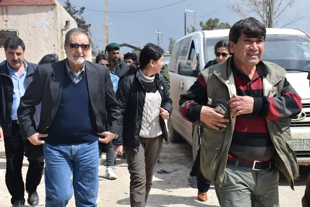 Şandeyek ji Meclisa Sûriya Demokratîk serdana kampa Holê kir
