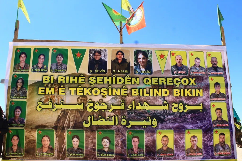 Bi hezaran şehîdên Qereçoxê bi bîr anîn
