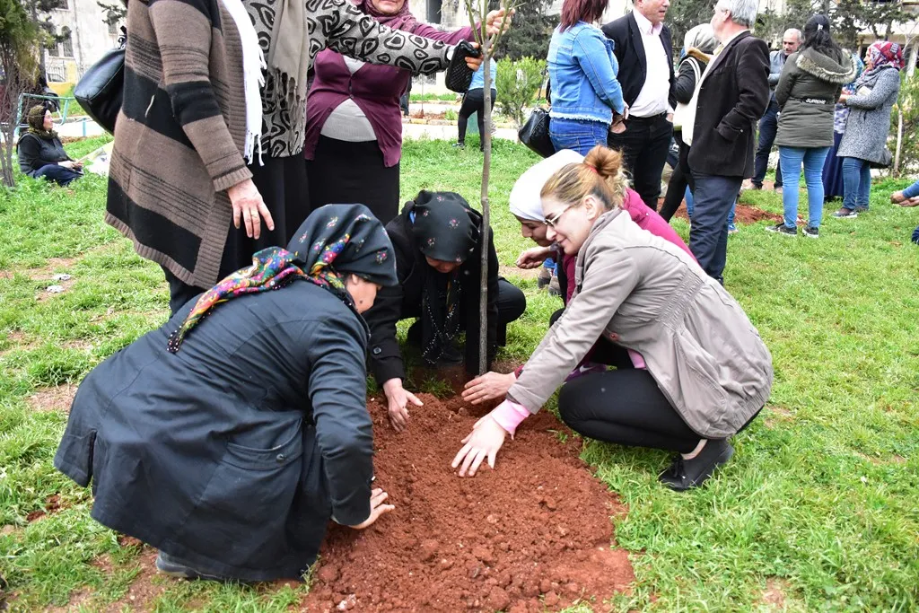 Bi boneya rojbûna Ocalan li Heleb û Şehbayê dar hatin şandin