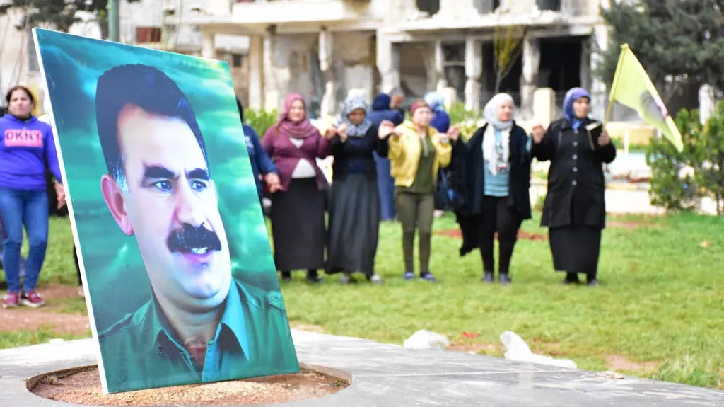 Bi boneya rojbûna Ocalan li Heleb û Şehbayê dar hatin şandin