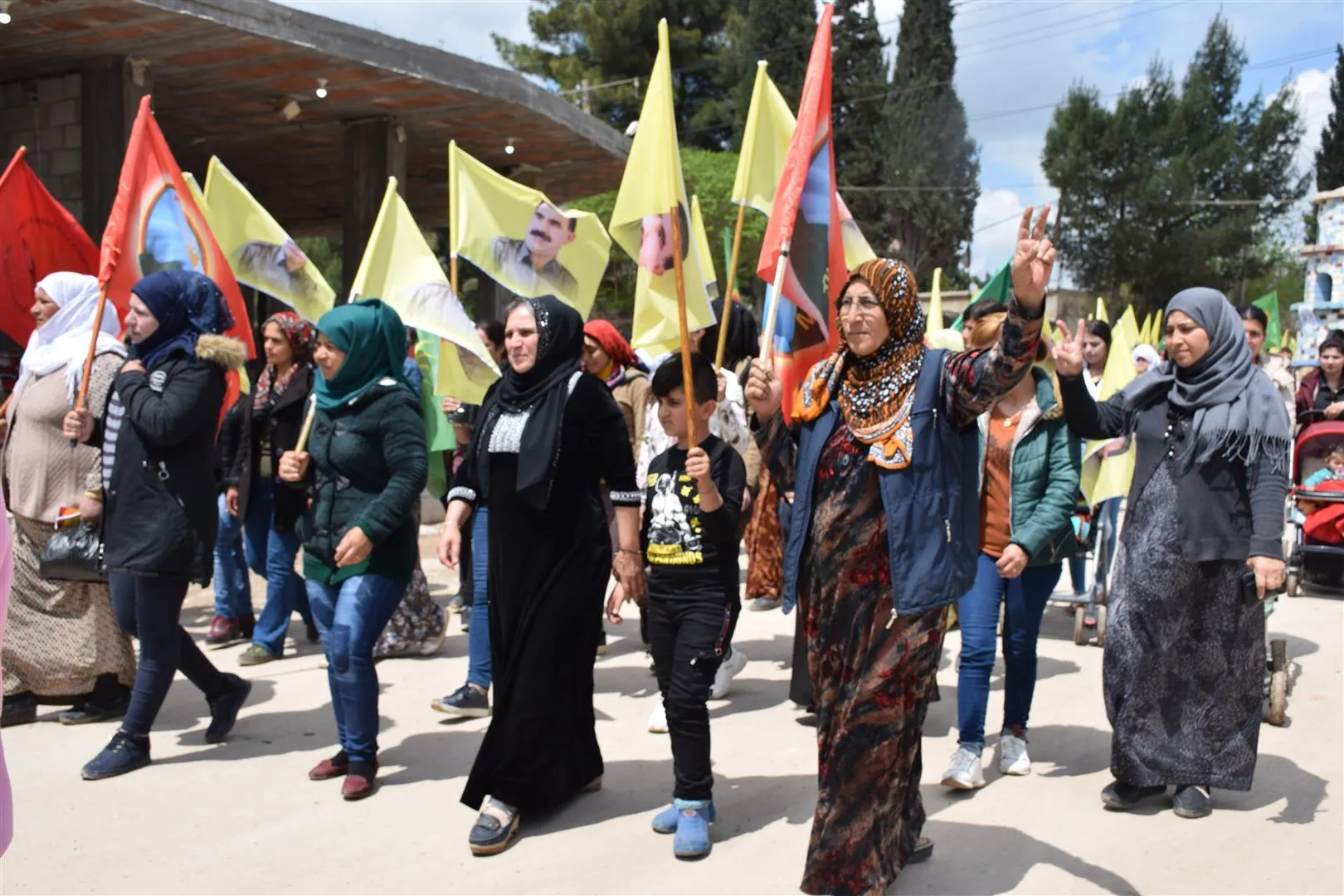 Xelkê Til Temir piştgirî dan daxwazên çalakgerên grevên birçîbûnê