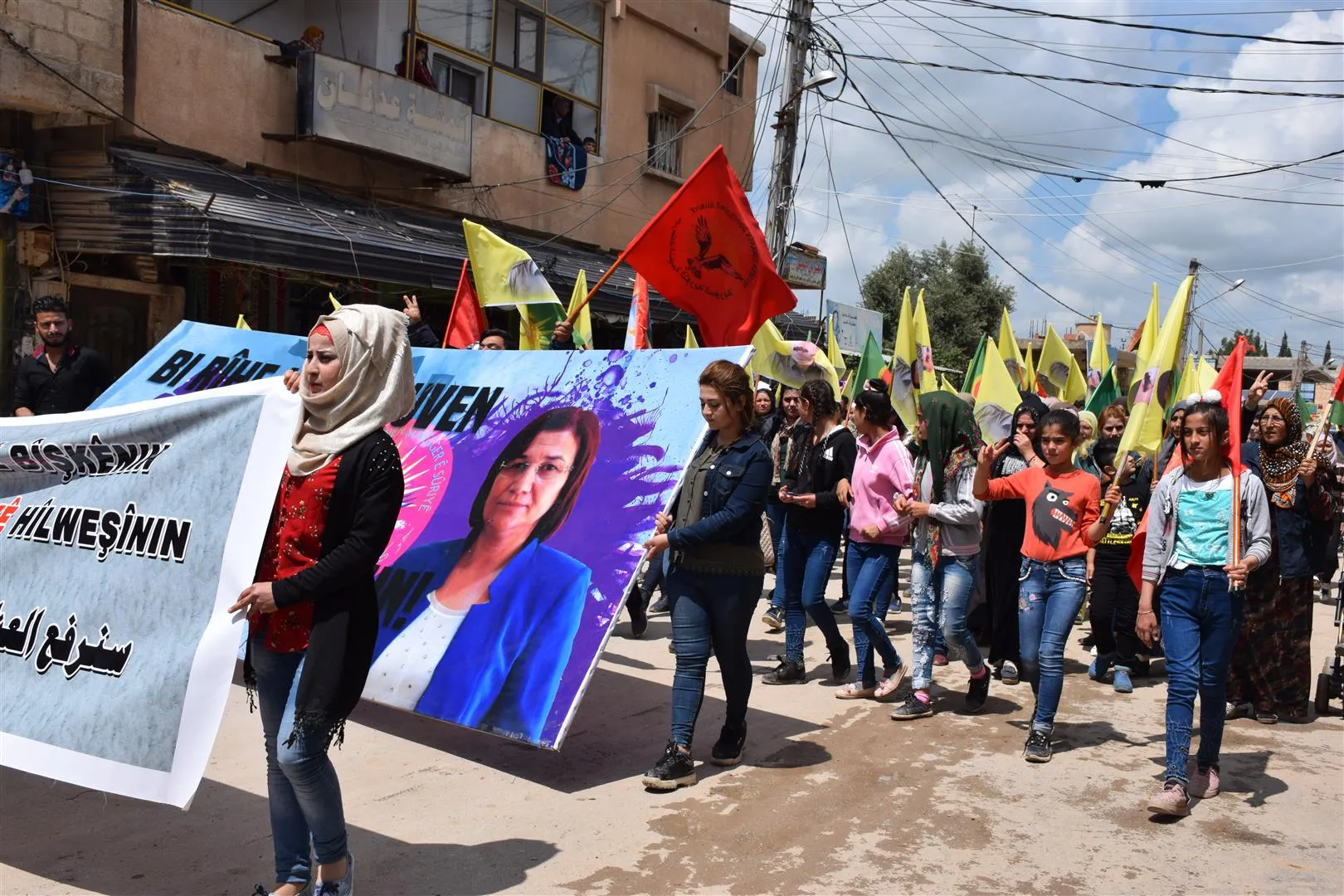 Xelkê Til Temir piştgirî dan daxwazên çalakgerên grevên birçîbûnê