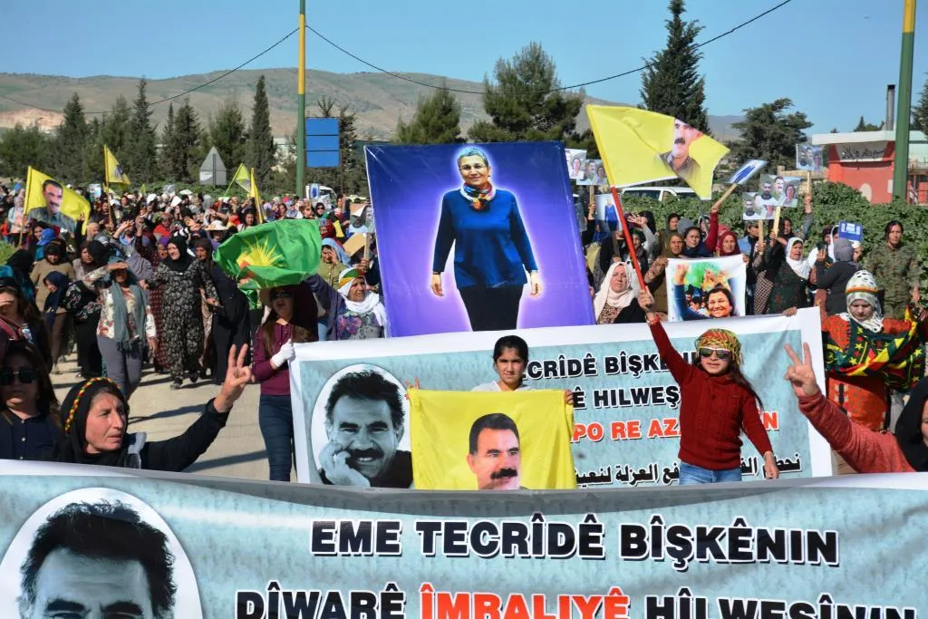 Şêniyên Qamişlo li dijî tecrîdê daketin qadan