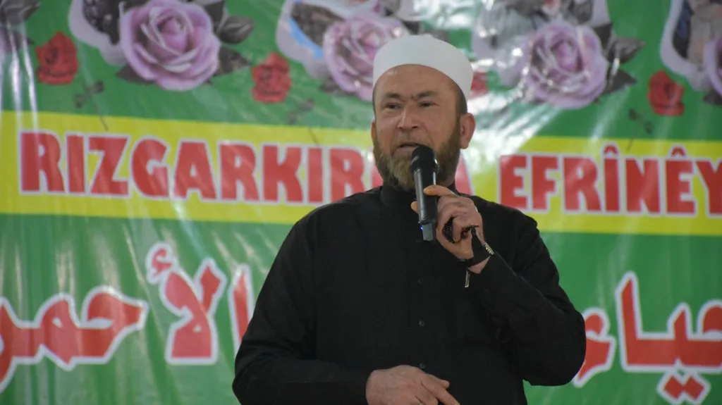 Cejna Çarşema Sor li Helebê hat pîrozkirin