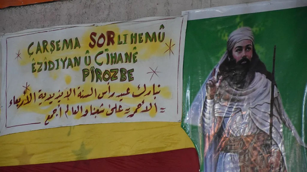 Cejna Çarşema Sor li Helebê hat pîrozkirin