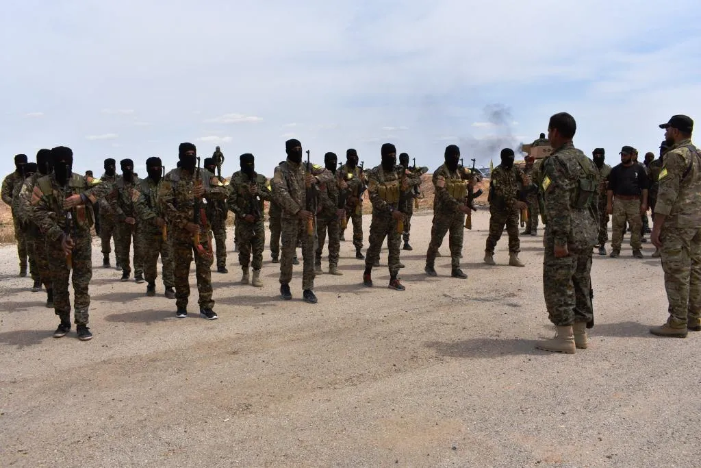 Li Dêrazorê 4 şehîd hatin oxirkirin û nasnameyên 8 şehîdên din hatin eşkerekirin