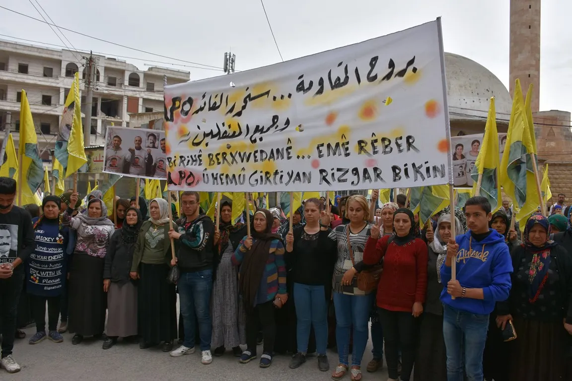 Şêniyên taxa Şêxmeqsûdê çalakgerên grevên birçîbûnê silav kirin