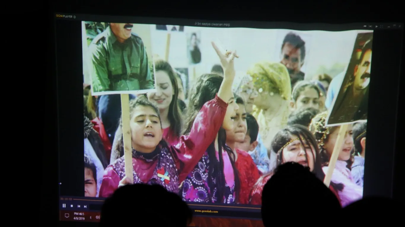Ciwanên Helebê tecrîdkirina Ocalan şermezar kirin