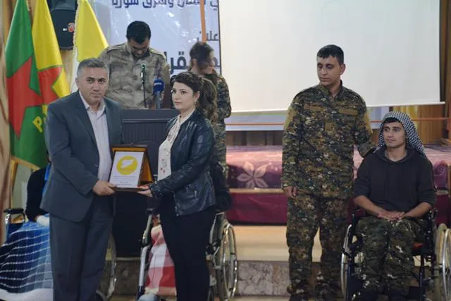 Gaziyên şer, xebatkarên tenduristiyê xelat kirin