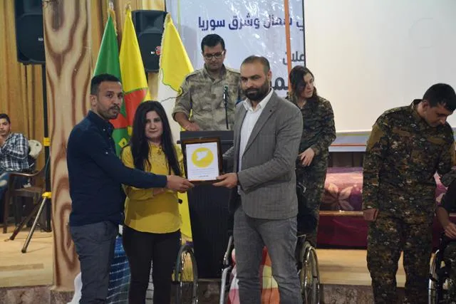 Gaziyên şer, xebatkarên tenduristiyê xelat kirin