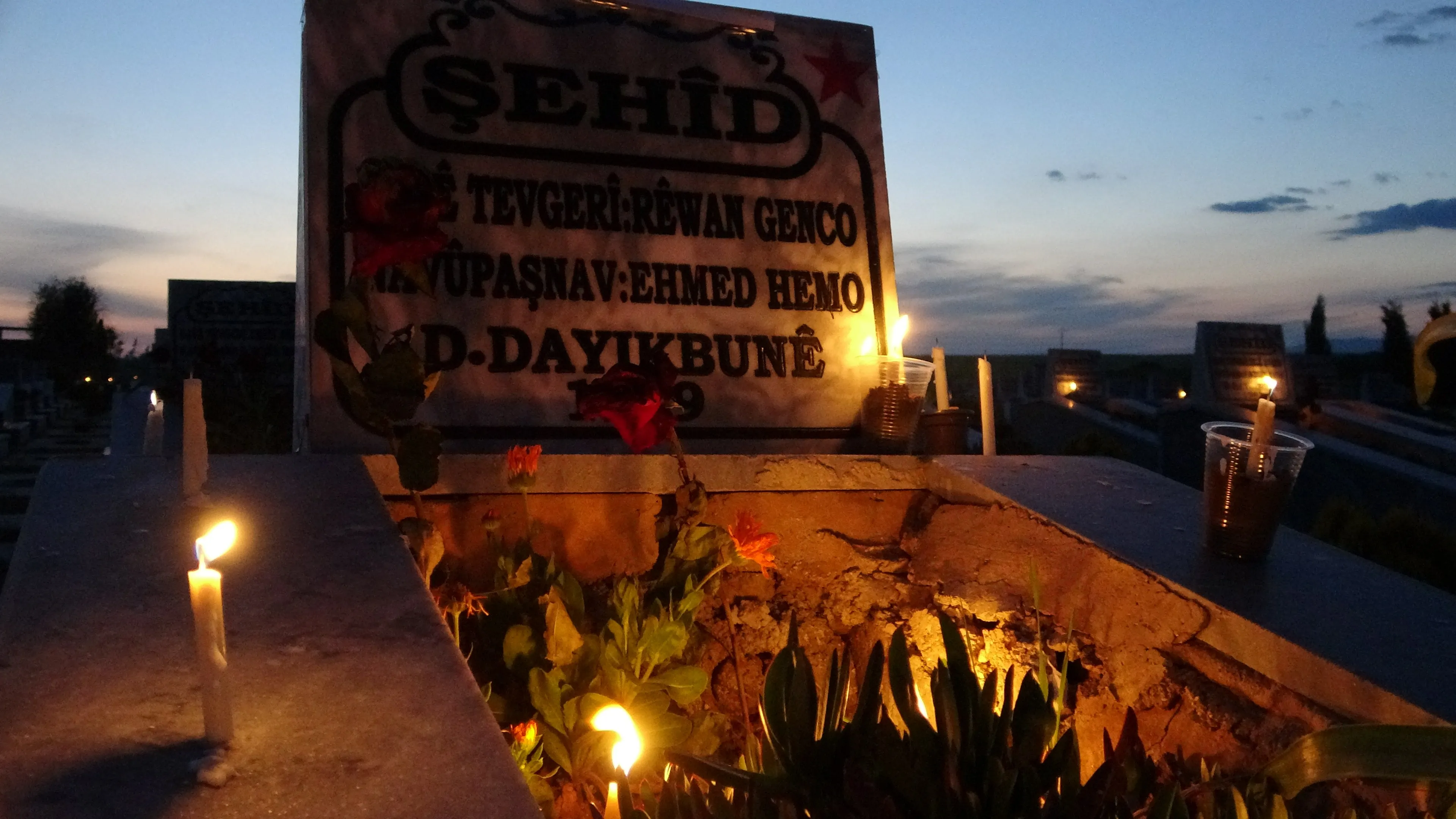 Şehîdên Qereçoxê li Dêrikê hatin bibîranîn