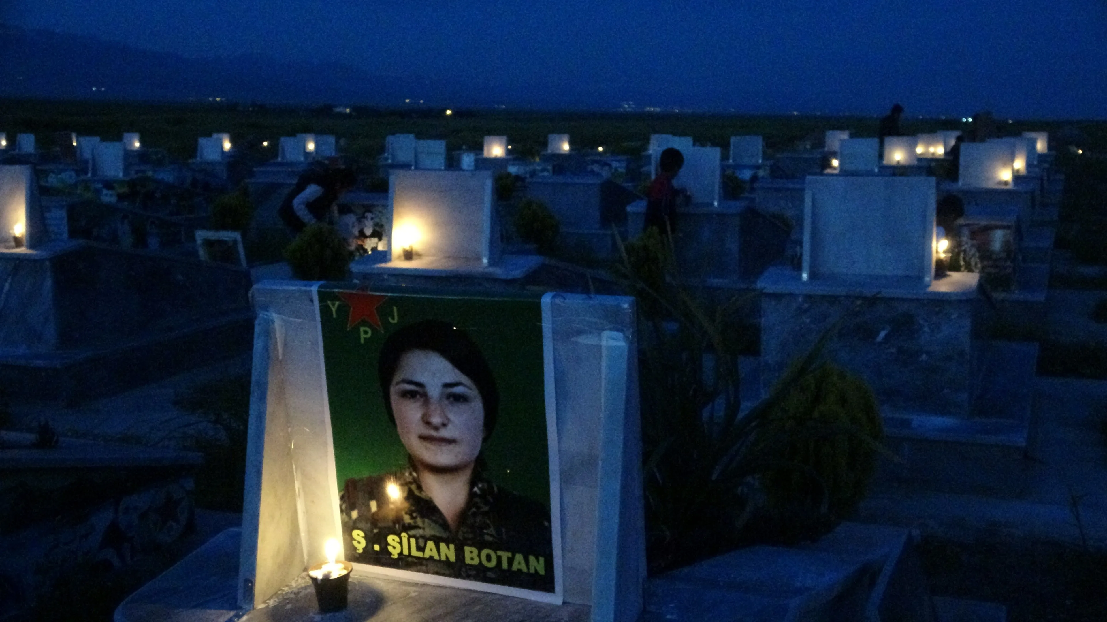 Şehîdên Qereçoxê li Dêrikê hatin bibîranîn