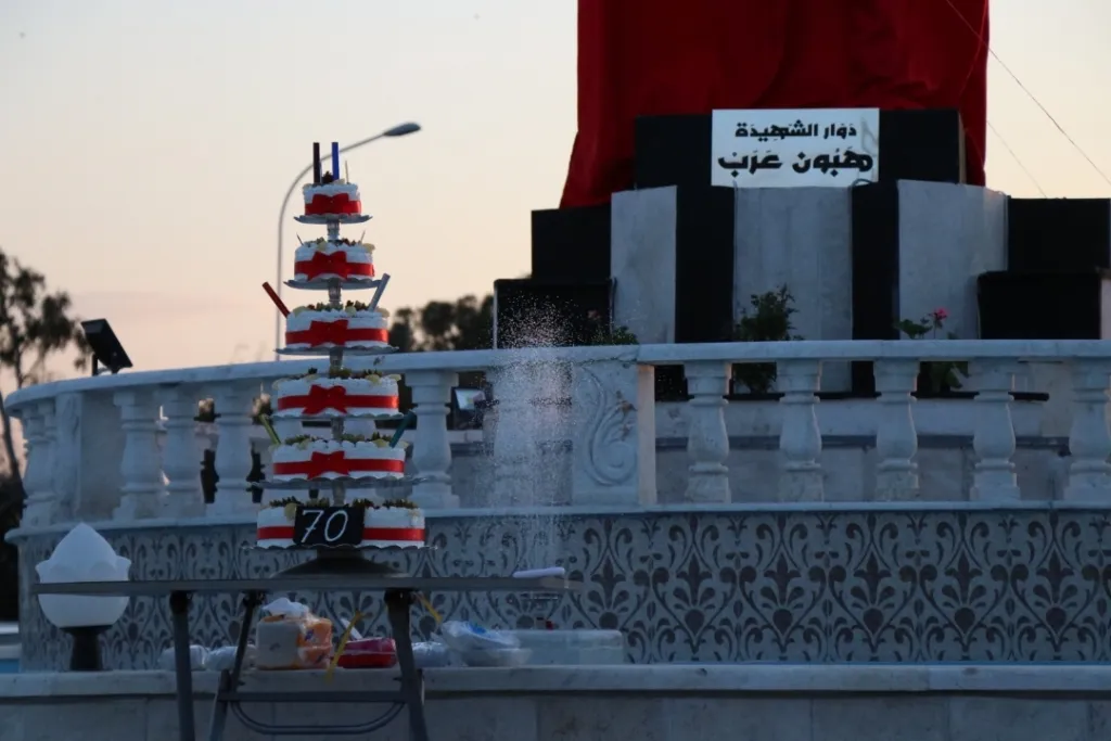 Peykerê şehîd Hebûn Ereb li Tebqayê hate danîn