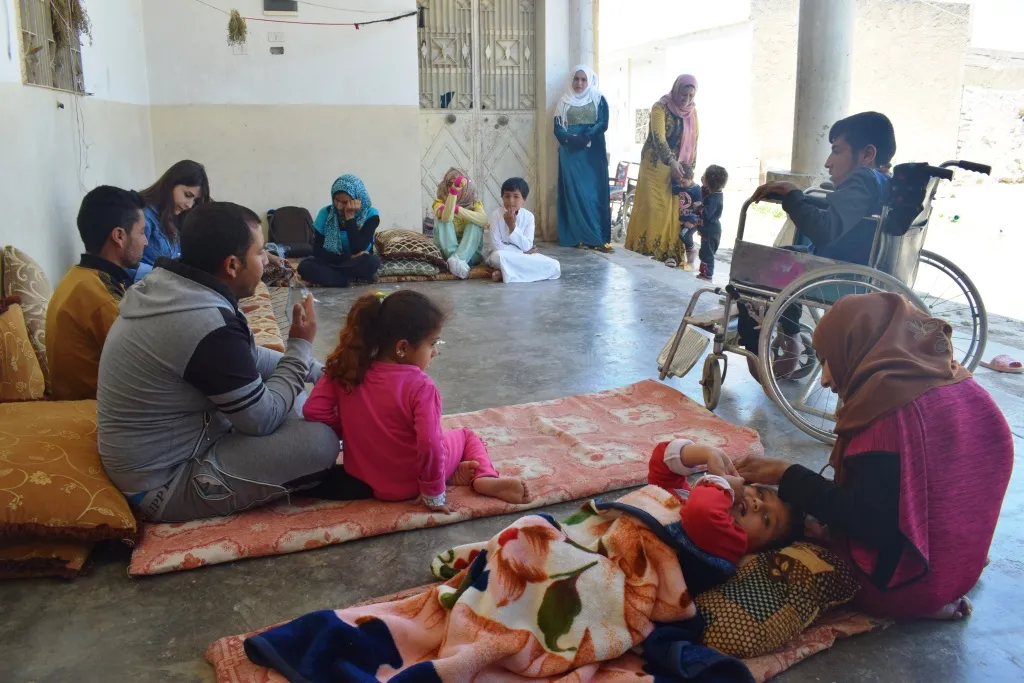 Malbata ku 9 ferdên wê astengdar in banga alîkariyê dike