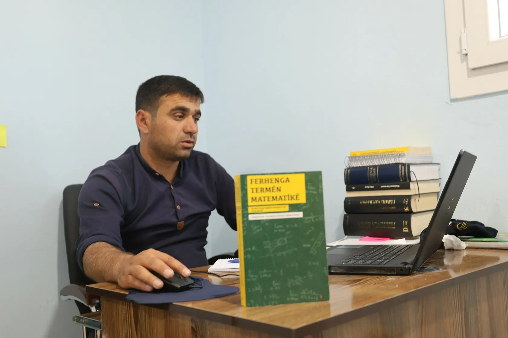 Armanc li şûna ezberkirinê danûstandin di navbera şagirtan û mamostayan de çêbibe