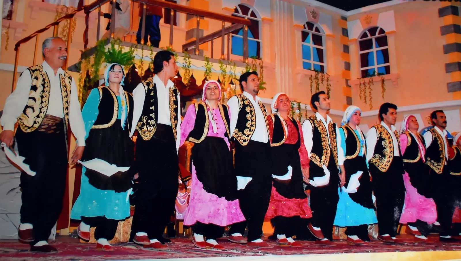 Koma Efrîn a Folklorê bûye sembola çanda Efrînê