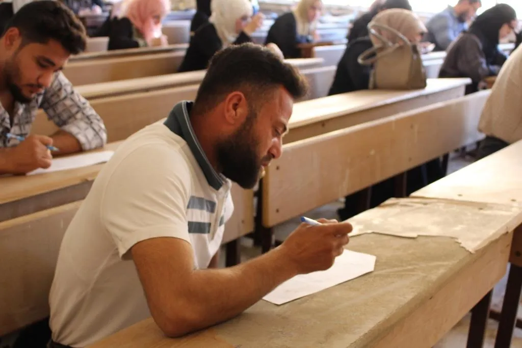Li Reqayê 2 hezar û 800 kes ketin ezmûna mamostetiyê