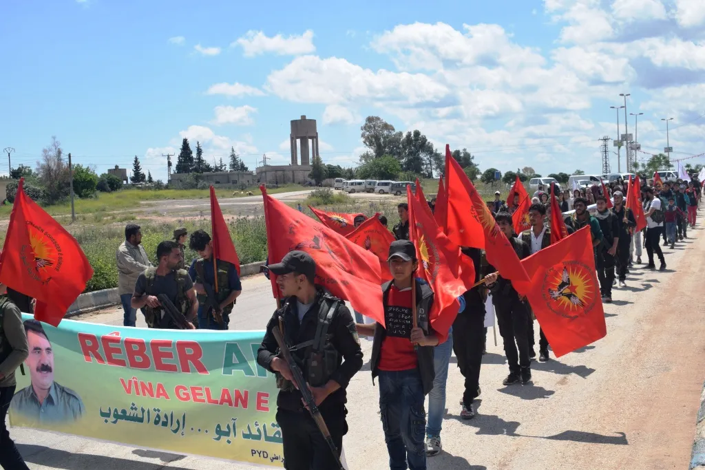 Tevgera Ciwanên Şoreşger ên Sûriyê xwepêşandanek li dar xist