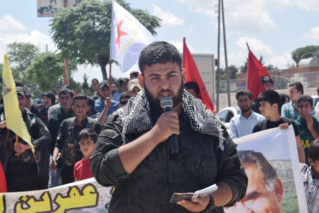 Tevgera Ciwanên Şoreşger ên Sûriyê xwepêşandanek li dar xist