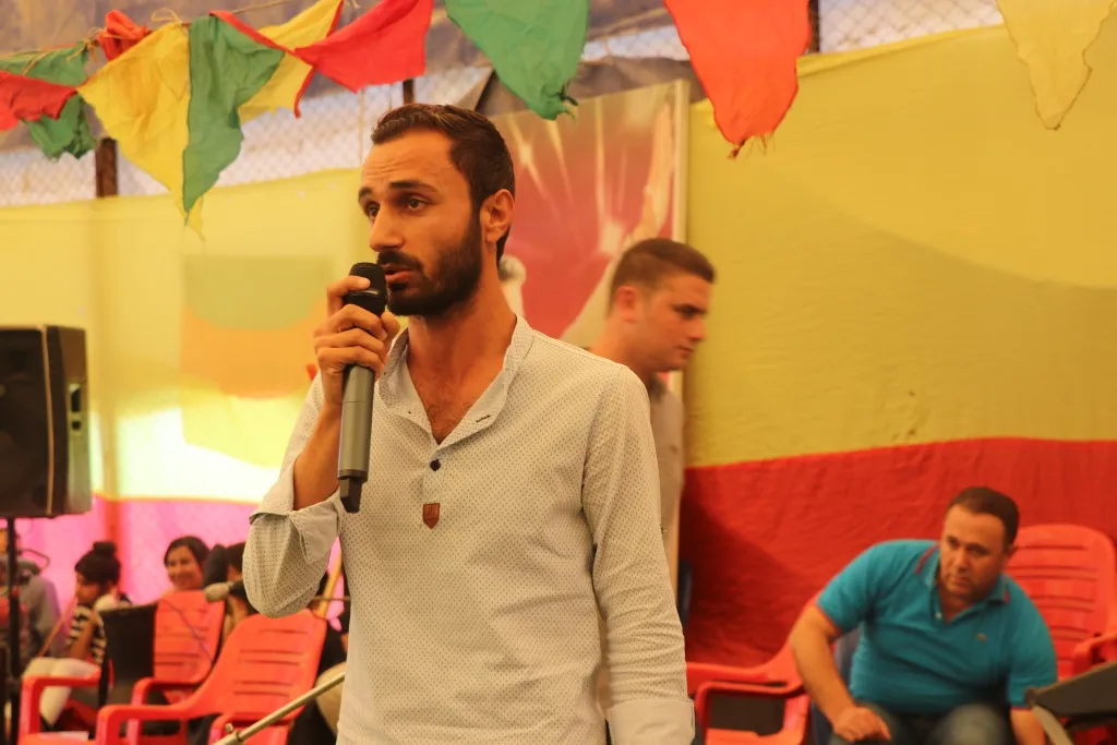 Mamoste û xwendekaran Cejna Zimanê Kurdî pîroz kir