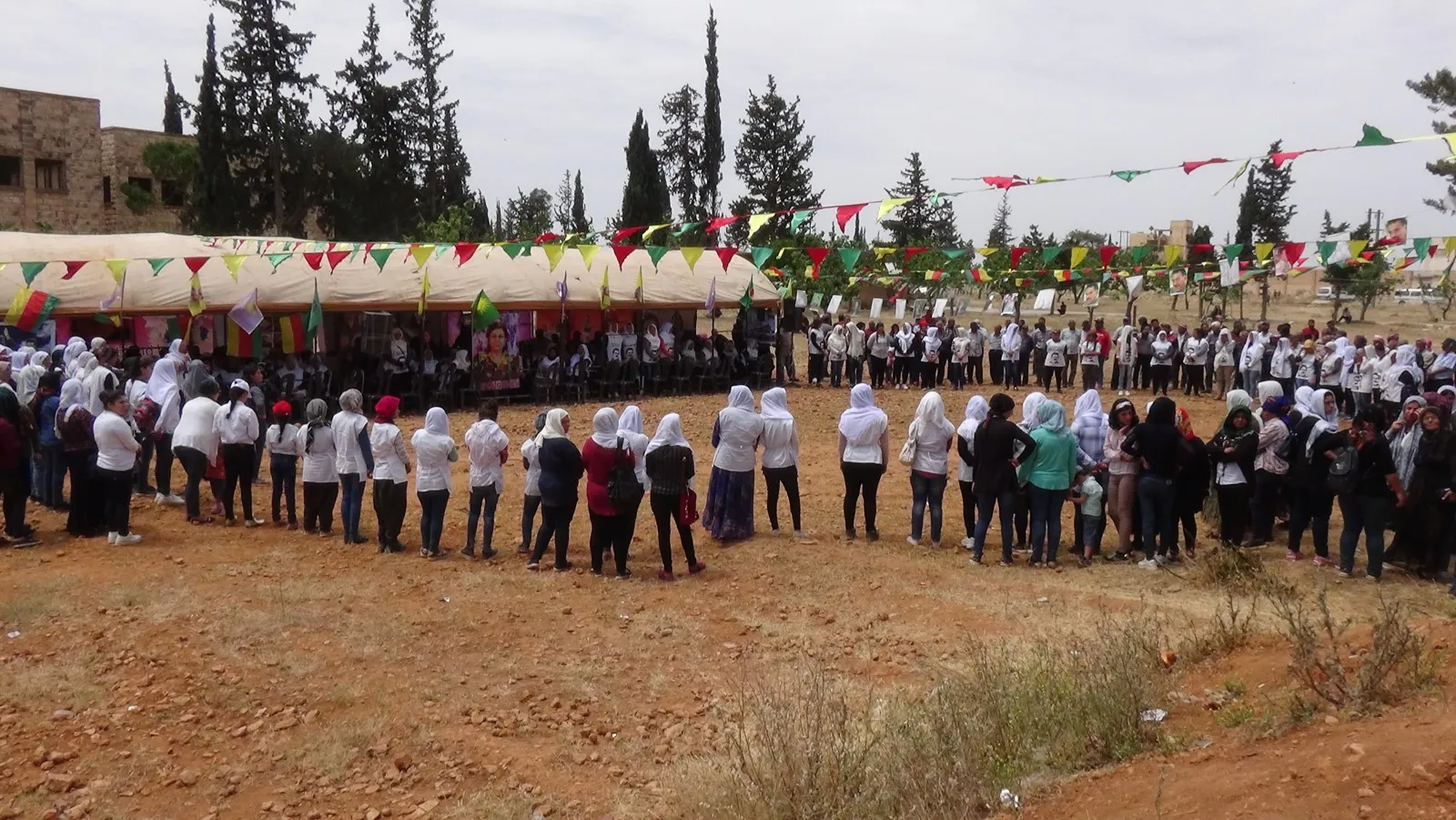 Şêniyên Efrînê: Gelê Kurd di serdemeke dîrokî de dijî