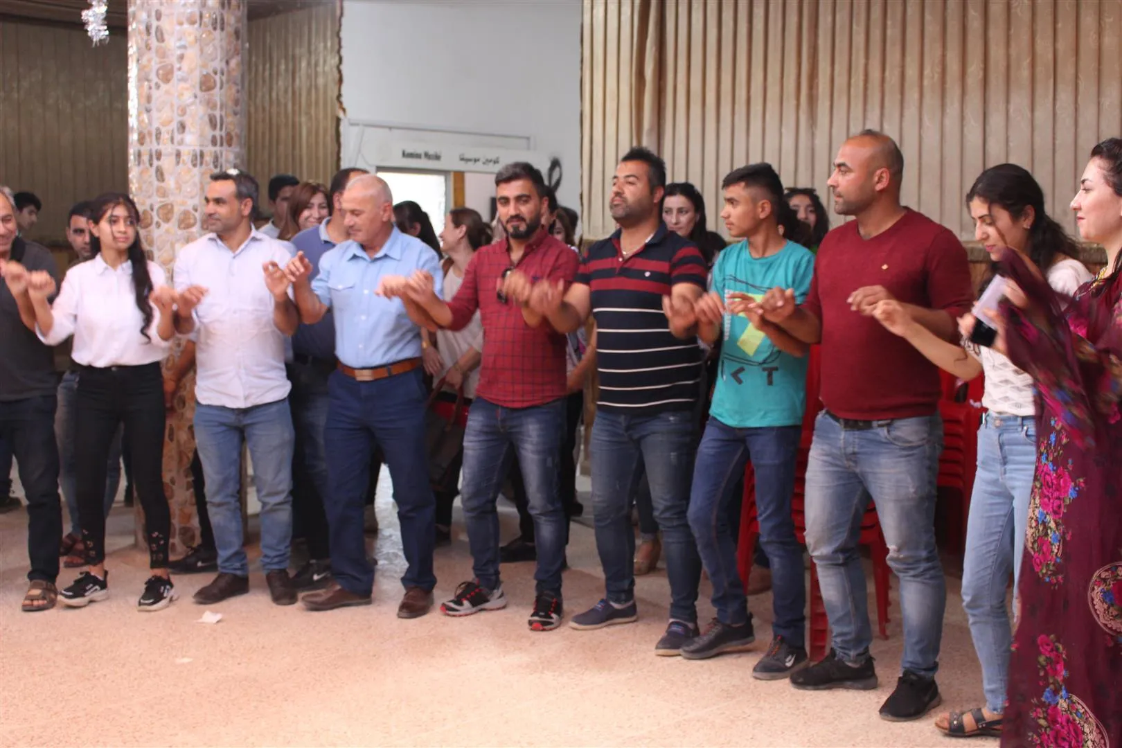 Mamoste û xwendekaran Cejna Zimanê Kurdî pîroz kir